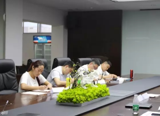 草莓视频官网在线观看家具