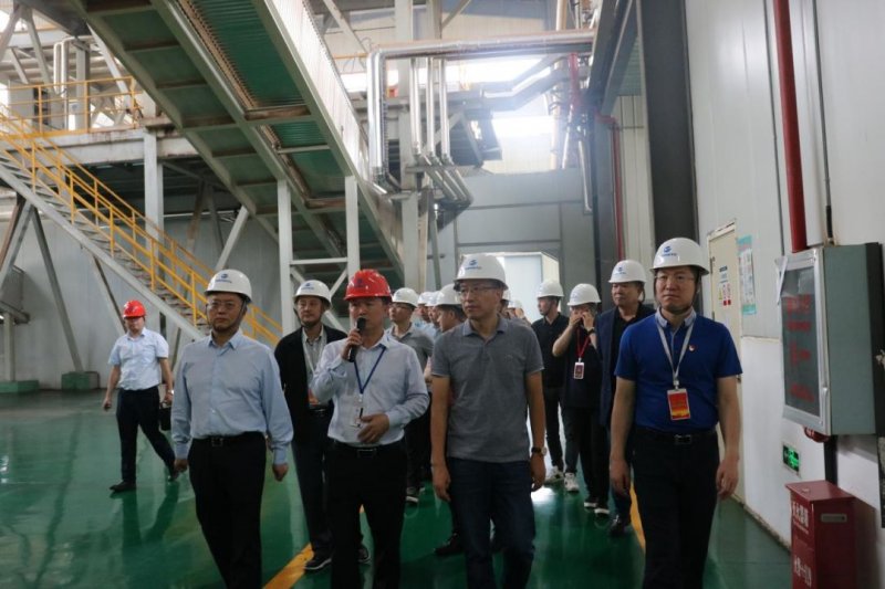 草莓视频官网在线观看家具集团有限公司董事长黄寿金一行