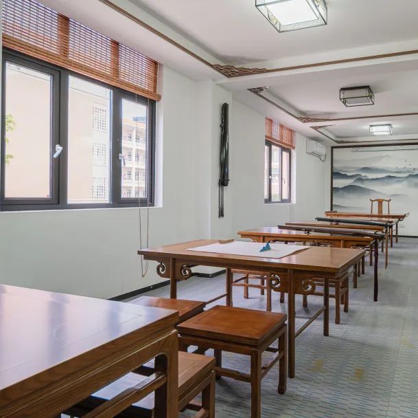 草莓视频官网在线观看图书馆家具
